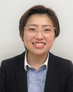 仲 美由紀
